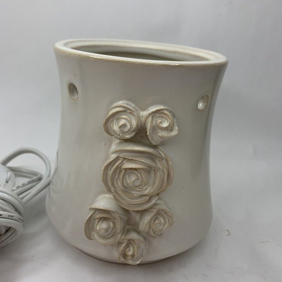 Scentsy BRIDE Full Size Wax Warmer Raised Roses Flowers Ivory Retired BASE ONLY - Picture 1 of 9